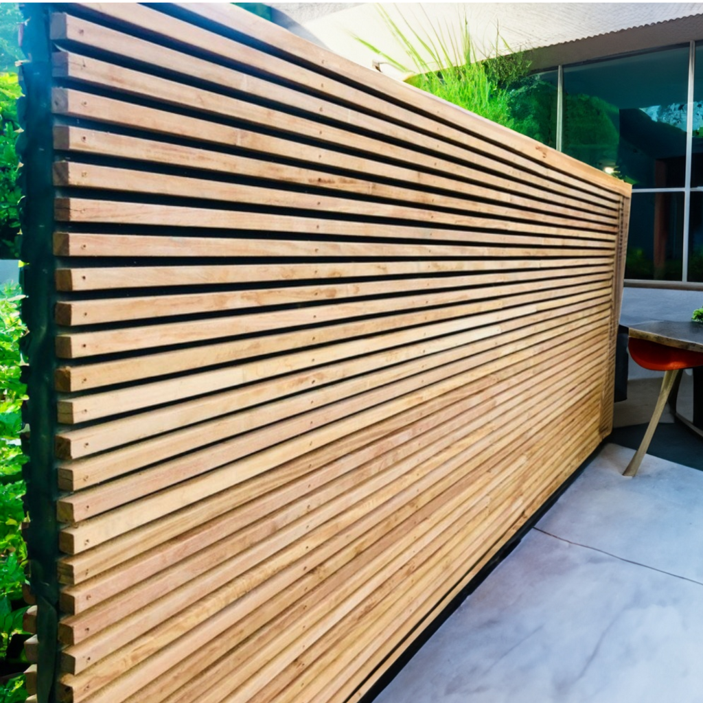 Rhombuszaun & Rhombusholzwand als Sichtschutz mit Lärmschutz kaufen - Efeuria, die Gartenhecken aus Efeu