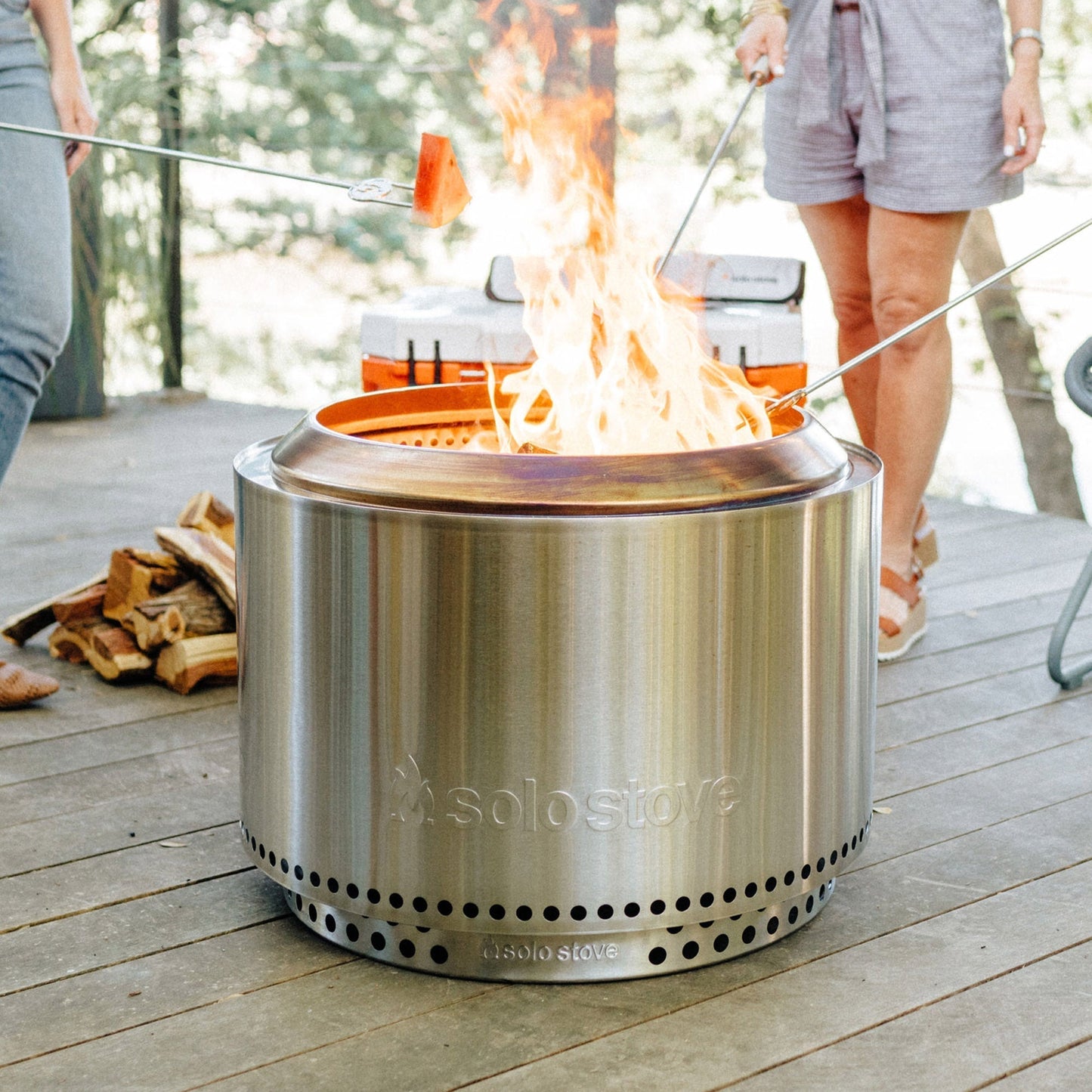 Solo Stove Yukon 2.0 + Standfuß, Feuerstelle, Feuerschale für Terrasse, Feuertonne - Efeuria, die Gartenhecken aus Efeu