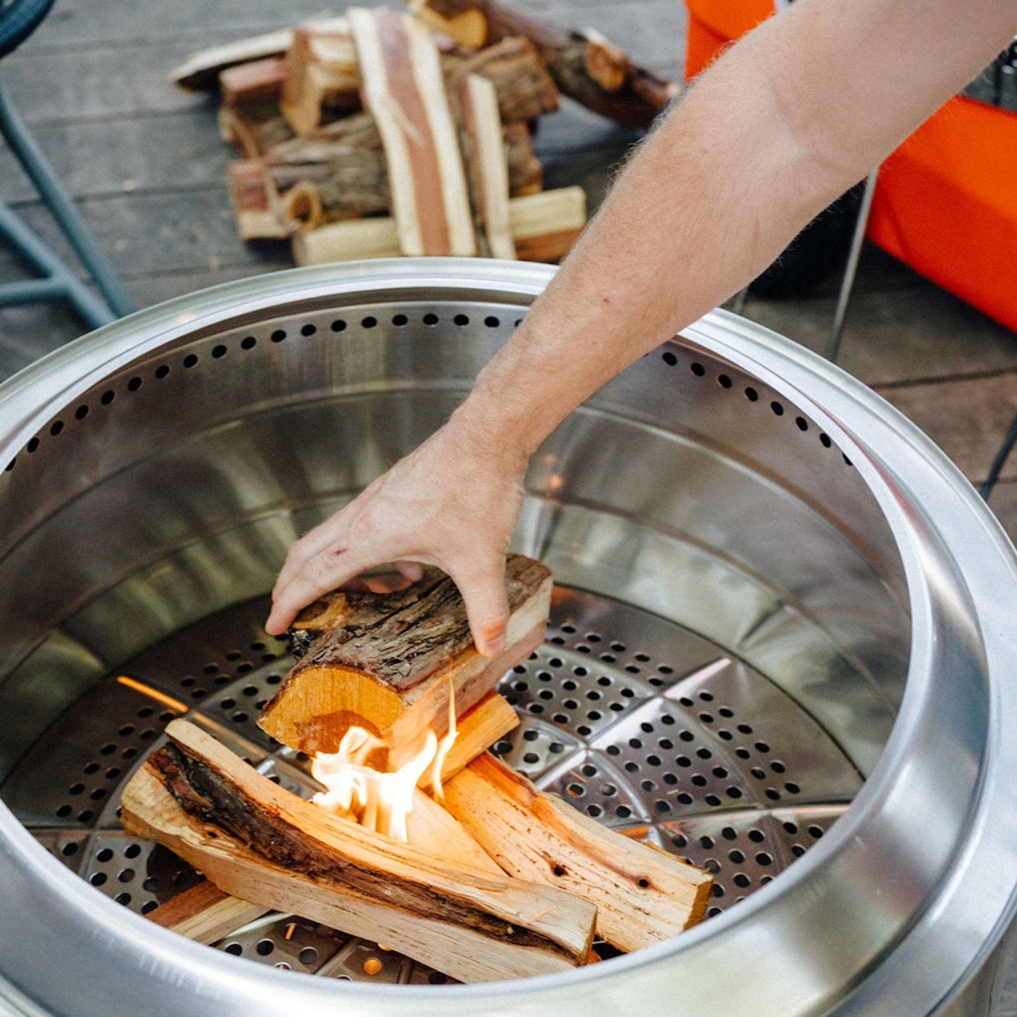 Solo Stove Yukon 2.0 + Standfuß, Feuerstelle, Feuerschale für Terrasse, Feuertonne - Efeuria, die Gartenhecken aus Efeu